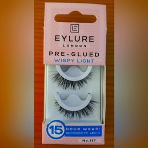 One pair Eyelure Wispy Light Self-adhesive Eyelashes